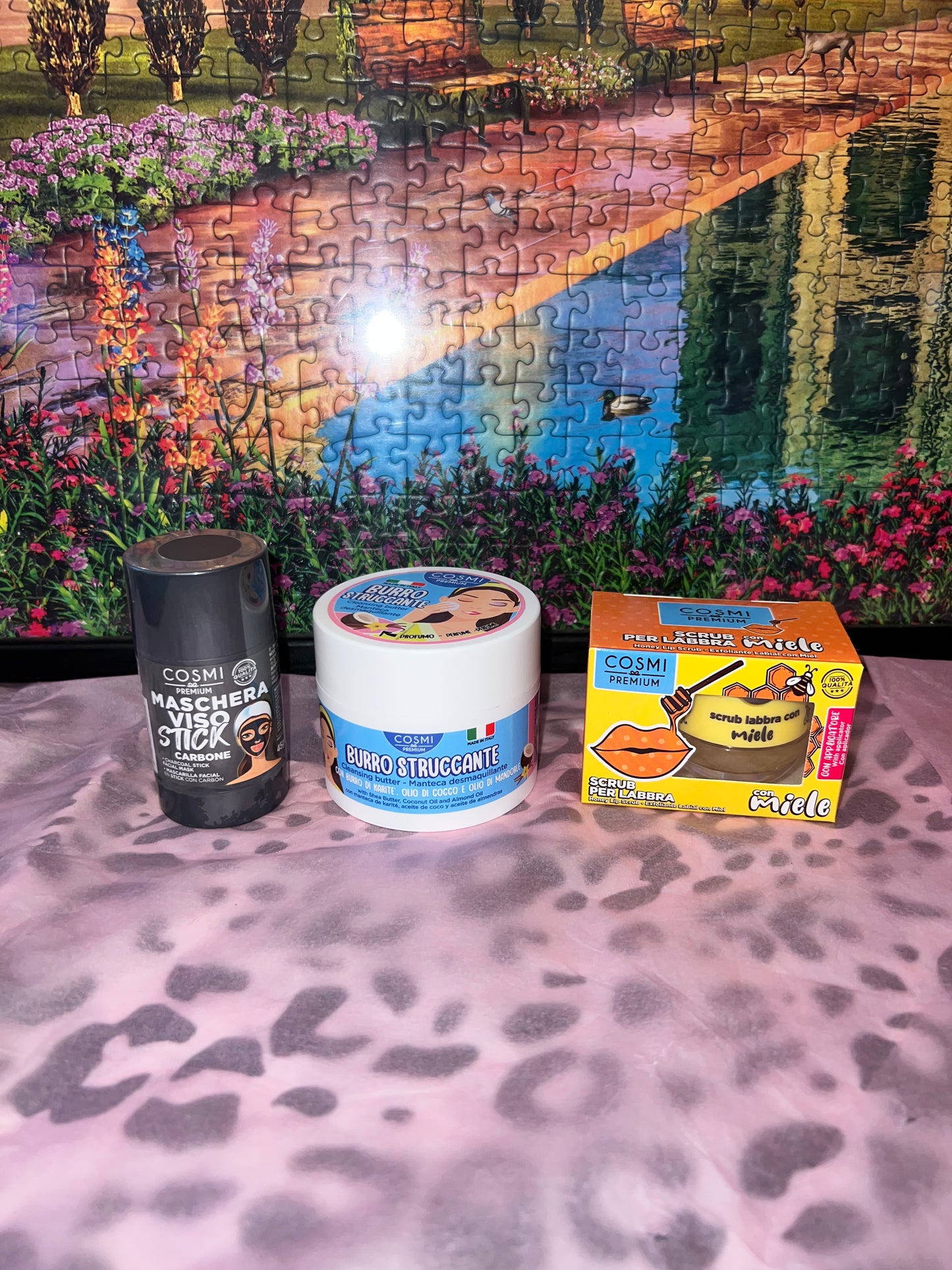 3 prodotti cosmi :maschera in stick carbone, scrub labbra, burro struccante